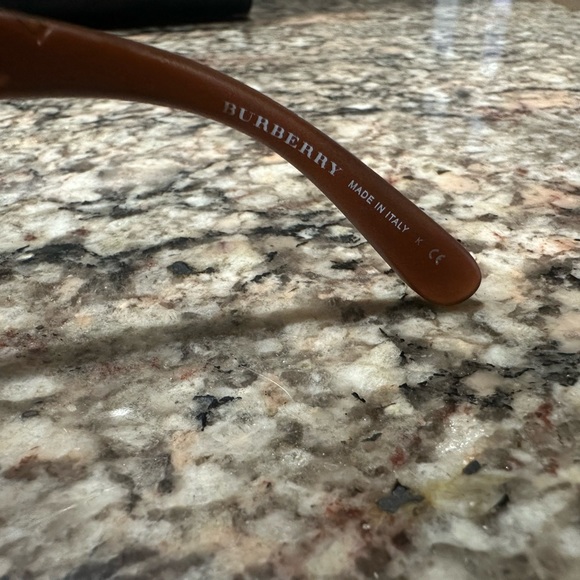 Burberry Gradient Molded Check Sunglasses - Picture 4 of 6